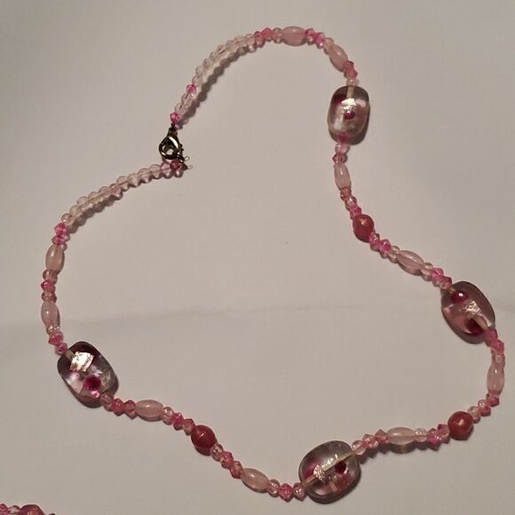 Handcrafted Pink Glass Beaded Jewelery Set - Picture 4 of 6